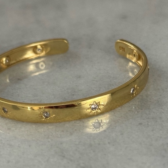 Gold Crystal Star Burst Engraved Bangle Bracelet 

Brand New - Picture 5 of 5